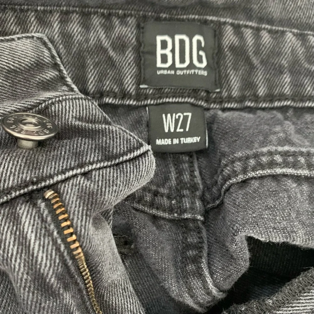 BDG | Urban Outfitters Black High Waist Belted Paperbag  Mom Jeans Sz 27